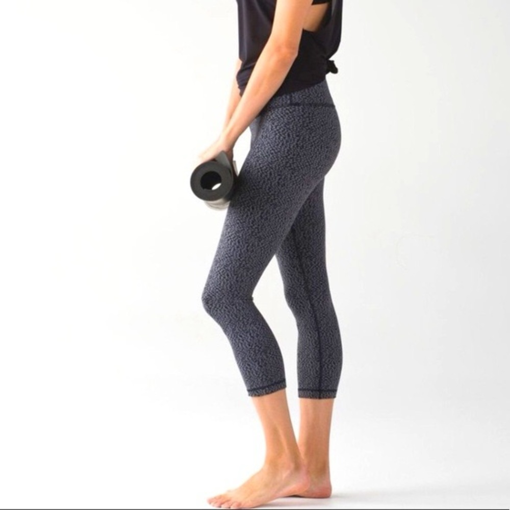 LULULEMON | Wunder Under Crop III Digi Pixi Black Gray Pant Legging‎ Size 2